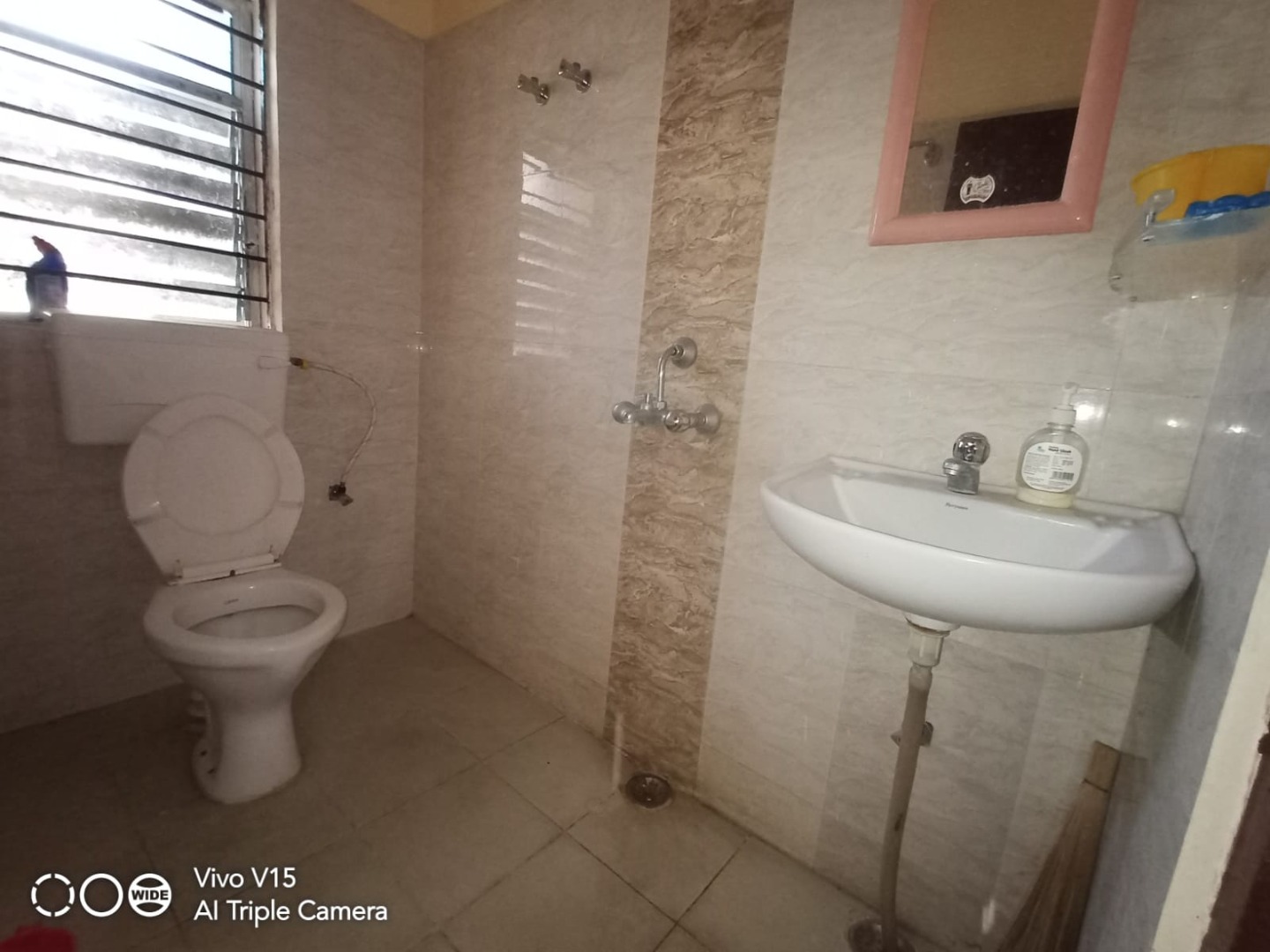 Semi Furnished 3bhk in Jonaknagar, Kahilipara, Guwahati, Assam, India for Rent